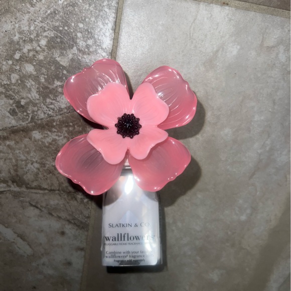 Bath & Body Works Other - Bath & Body Works Pink Flower Wallflower